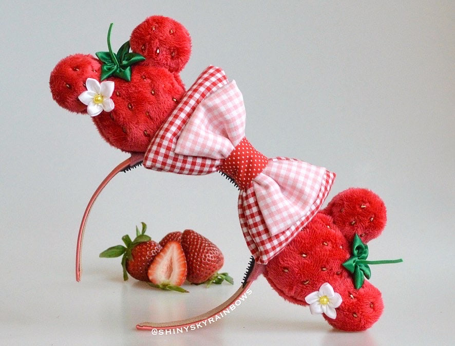 Coming soon, February 18th at 6pm PST/ Pre-order (ship in 2-3weeks)/ Strawberry Macaron Ears